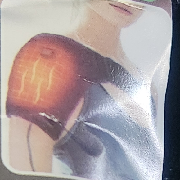 Shoulder Heating Pad - Picture 3 of 7